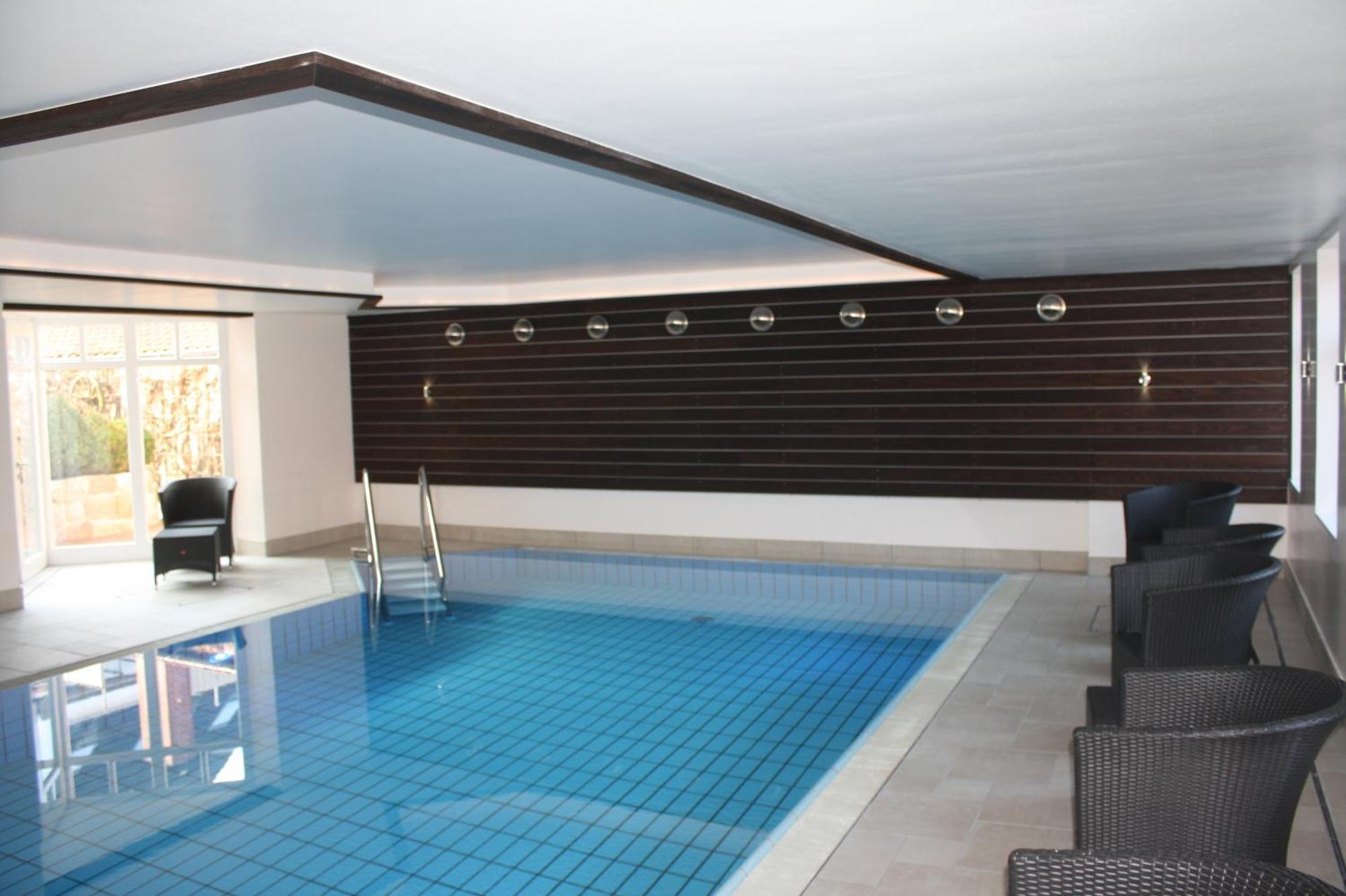 Romantik Hotel Aquarium ฟรีดริชชตัดท์ ภายนอก รูปภาพ